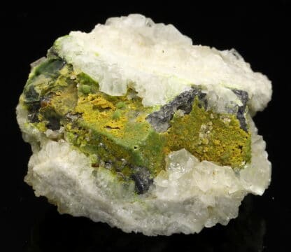 Pyromorphite et fluorite sur galène, L’Argentolle, Saône-et-Loire.