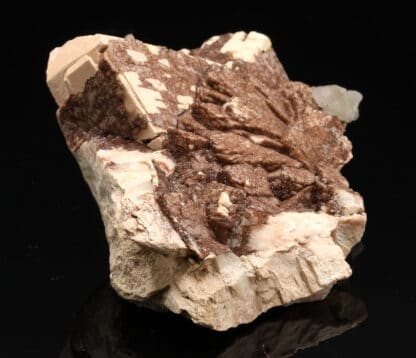 Orthose (orthoclase) et quartz, Coustouges, Pyrénées-Orientales.