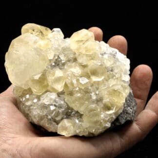 Calcite de la mine de Trèves dans le Gard, France.