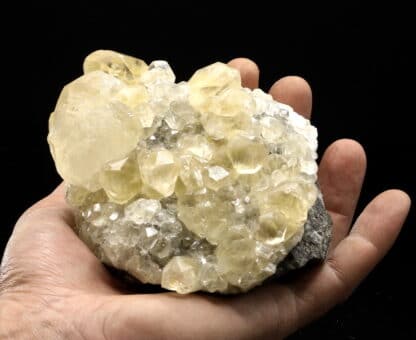 Calcite de la mine de Trèves dans le Gard, France.