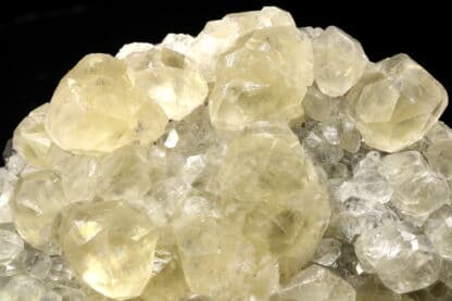 Calcite de la mine de Trèves dans le Gard, France.