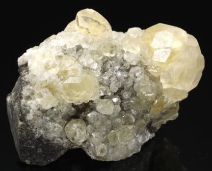 Calcite de la mine de Trèves dans le Gard, France.