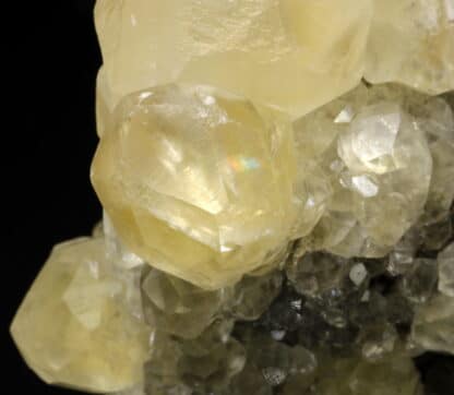 Calcite de la mine de Trèves dans le Gard, France.