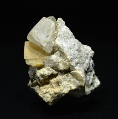 Calcite et chabazite, Glacier de Miage, val d'Aoste, Italie.