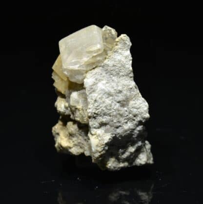 Calcite et chabazite, Glacier de Miage, val d'Aoste, Italie.