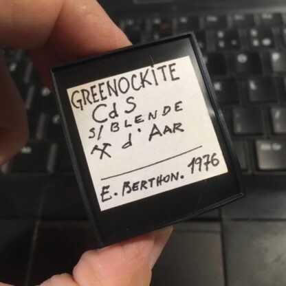 Greenockite sur blende, mine d'Ar, Pyrénées-Atlantiques