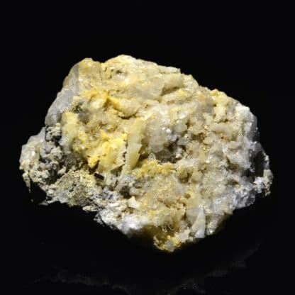 Pyrite (cristal allongé), ilménite et quartz, Plan du Lac, Isère.