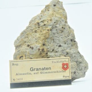 Grenat almandin, Val Piora, Suisse.