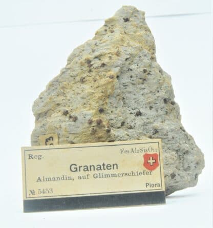 Grenat almandin, Val Piora, Suisse.