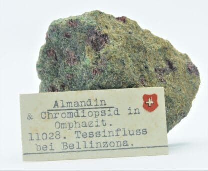 Grenat et Chromite dans une Omphacite, Tessin, Suisse.