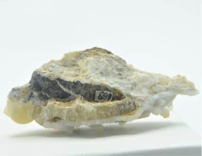 Gyrolite et Aragonite, Châteaugay, Puy-de-Dôme, Auvergne.