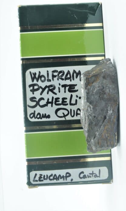 Wolfram, Pyrite et Scheelite, Leucamp, Cantal.