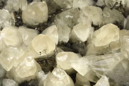Calcite, carrière de Bellignies, Avesnes-sur-Helpe, Hauts-de-France.