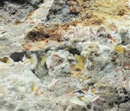 Dolomite en pseudomorphose et Mimétite, Tsumeb, Namibie.