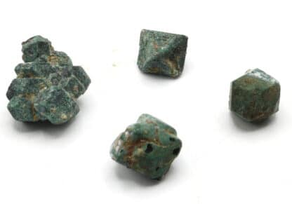 14 Cristaux de Cuprite pseudomorphosée en malachite de Chessy.