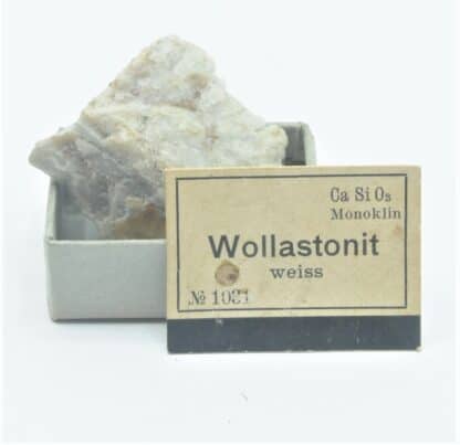 Wollastonite, Collection du musée Bally en Suisse.