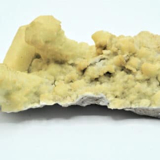 Dolomite en pseudomorphose et Mimétite, Tsumeb, Namibie.