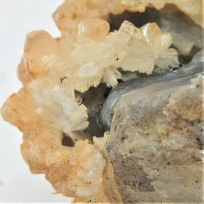 Hémimorphite blanche sur Cérusite, M’Fouati, Congo, Afrique. – Image 8