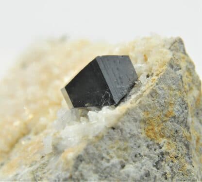 Grand cristal d’Anatase, et Albite, Pakistan.