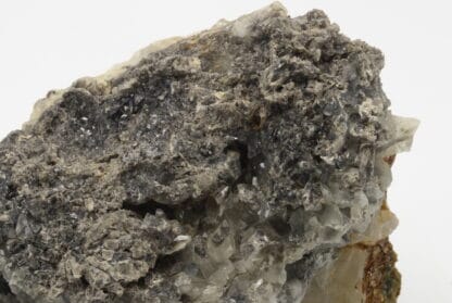 Calcite avec pyrite, carrière de Glageon, Nord, Hauts-de-France.