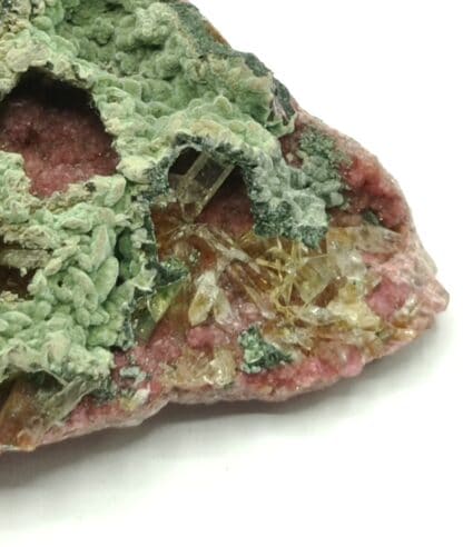 Malachite sur Cobaltocalcite et Calcite, Musonoi, Kolwezi, Katanga, Congo (RDC).