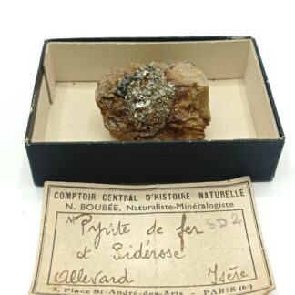 Pyrite sur Sidérite, La Taillat, Allevard, Isère.