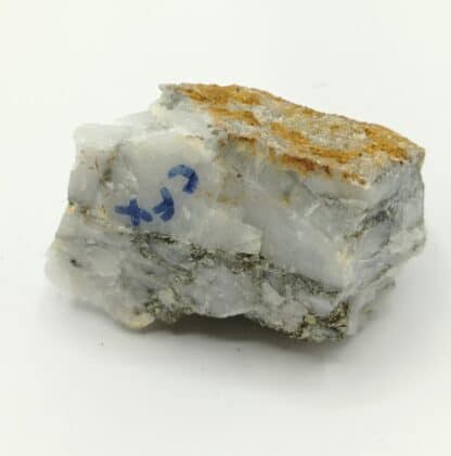 Bismuthinite et Pyrite, Mine de Meymac, Corrèze.