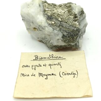 Bismuthinite et Pyrite, Mine de Meymac, Corrèze.