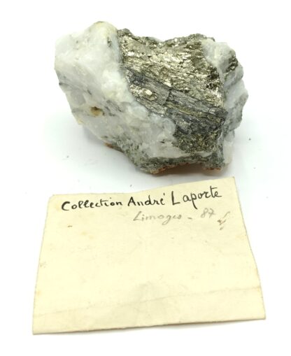 Bismuthinite et Pyrite, Mine de Meymac, Corrèze.