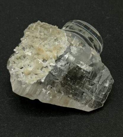 Stilbite sur Quartz, Glacier des Grands, Trient, Valais, Suisse.