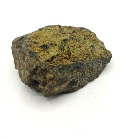 Péridot (Olivine) sur Basalte, Environs de Saint-Agrève, Ardèche.