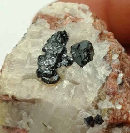 Rhodonite et Franklinite, Franklin, Sussex-County, New Jersey, USA, Ex Chalendar.