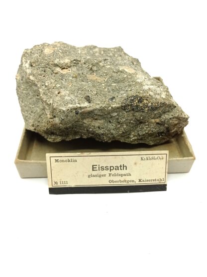 Eisspath glasiger Feldspath, Oberbergen, Kaiserstuhl, Allemagne.