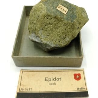 Epidot derb (Épidote), Wallis (Valais), Suisse.