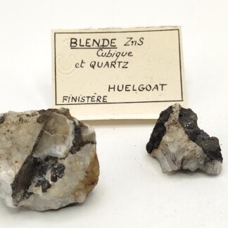 Quartz et blende (sphalérite) d’Huelgoat, Finistère.