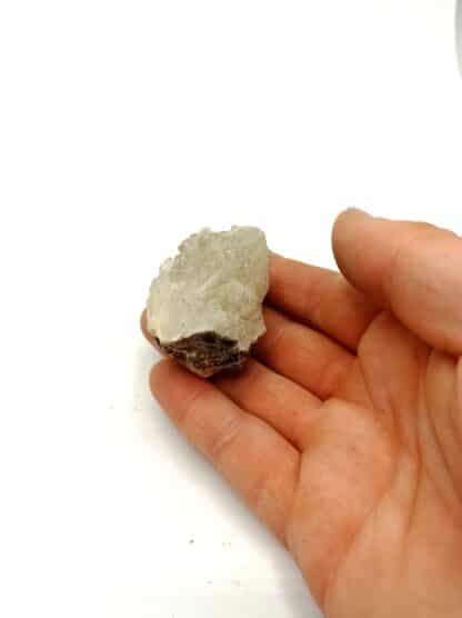 Natrolite, Puy de Marmant, Veyre-Monton, Puy-de-Dôme, Auvergne.