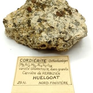 Cordiérite Gigantolite, Kerbizien, Huelgoat, Finistère, Bretagne.