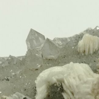 Quartz et baryte (Barytine), Mercoirol, Laval-Pradel, Gard.