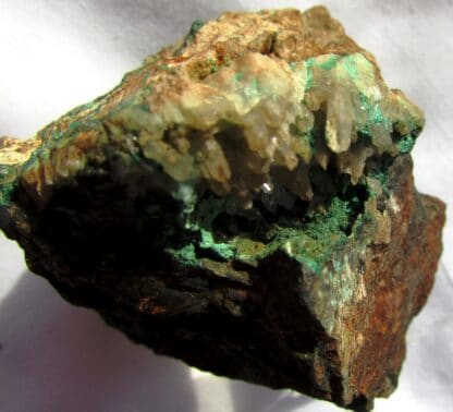 Chalcopyrite-Malachite-Quartz-nouvelle-caledonie