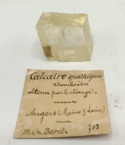 Calcite biréfringente, Angers, Maine-et-Loire.