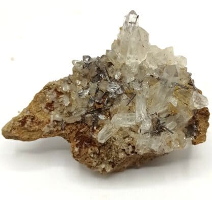 Rutile rouge sur Quartz, Chiamut, Grisons, Suisse.