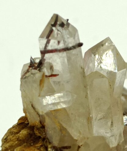 Rutile rouge sur Quartz, Chiamut, Grisons, Suisse.