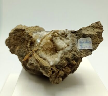 Célestine (Célestite) bleue et Calcite, Conliège, Lons-le-Saunier, Jura.