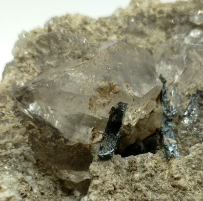 Hématite et Quartz, Val Cavradi, Grisons, Suisse.