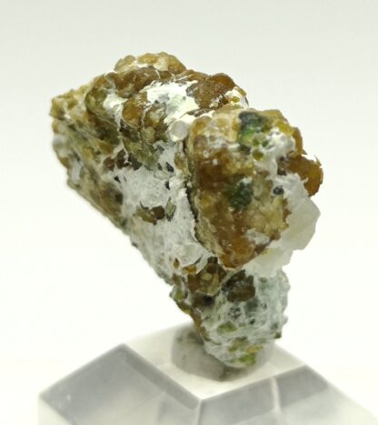 Grenat vert et Calcite, Zermatt, Valais, Suisse.