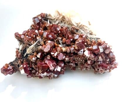 Vanadinite sur Baryte, Mibladen, Maroc.