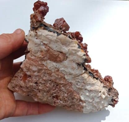 Vanadinite sur Baryte, Mibladen, Maroc.