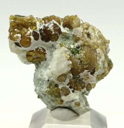 Grenat vert et Calcite, Zermatt, Valais, Suisse.