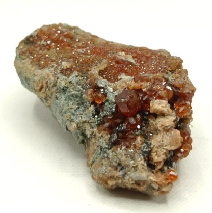 Grenat hessonite et Clinochlore, Val d’Ala, Italie.