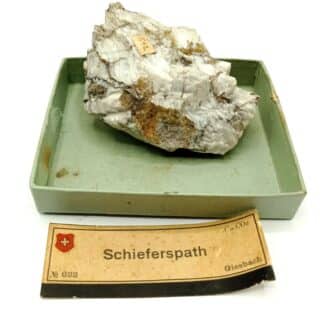 Schieferspath (Calcite), Giesbach, Suisse.